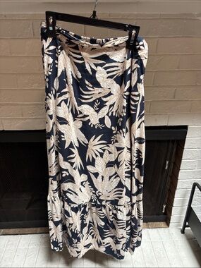 Nicole Miller Navy and Cream Tropical Print Skirt
